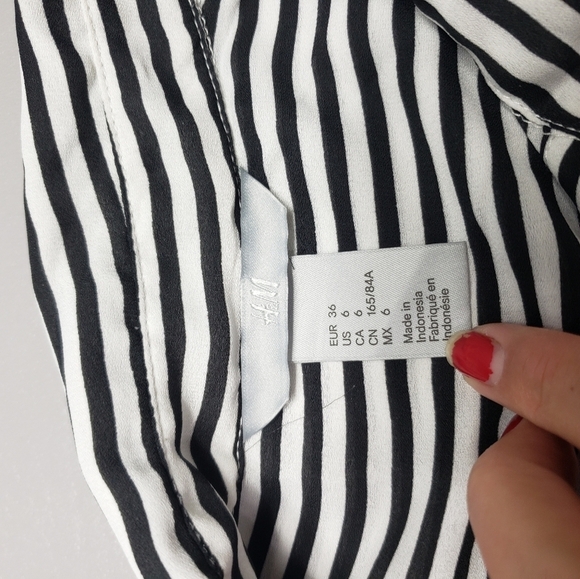 H&M sheer black and white striped top women's size 6 - Picture 5 of 9